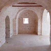 Pavimento in Pietra di Trani anticato e levigato