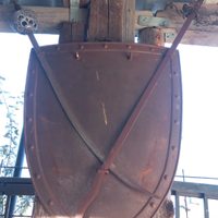 Scudo con spade medievale