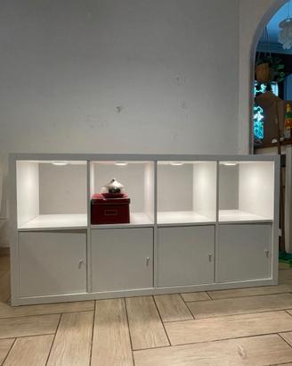 Mobile IKEA KALLAX con luci integrate PERFETTO