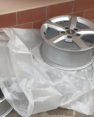 Cerchi in lega 16"Originali Audi Q2 Cod. 81A601025
