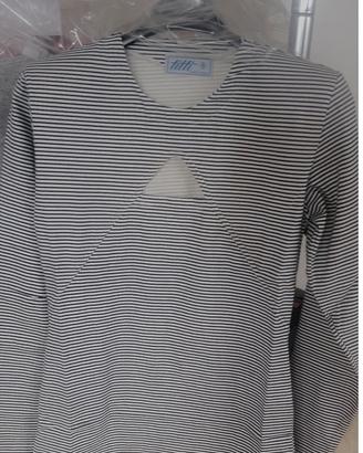 Abbigliamento a stock