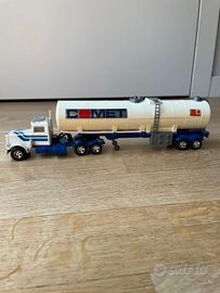 Matchbox Super Kings K-103 Peterbilt Truck Comet