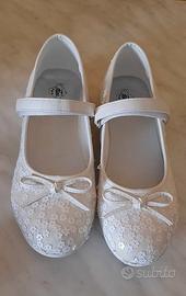 Scarpa modello Ballerina bianca numero 34