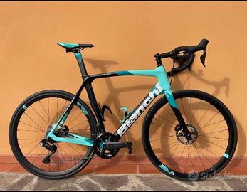 Bianchi Oltre xr3 full carbon ultegra di2 12 v"