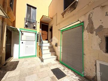 CASA SEMINDIPENDENTE A MESAGNE