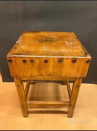 Ceppo in legno da macellaio restaurato