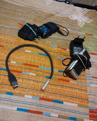 Set di 2 cellulari, entrambi  con sportello
