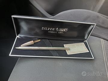 penna Bic in argento
