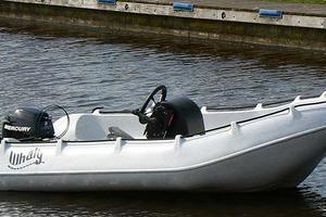 Whaly 310 in polietilene nuova pronta consegna