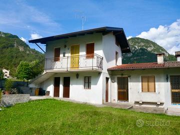 ACCOGLIENTE CASA CON GIARDINO