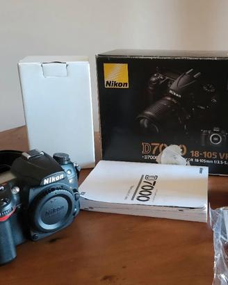 Nikon D7000 con obiettivo 18-105 VR