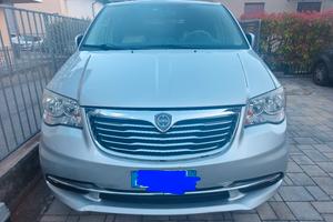 Lancia Grand Voyager full option 7 posti