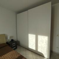 Armadio con ante scorrevoli