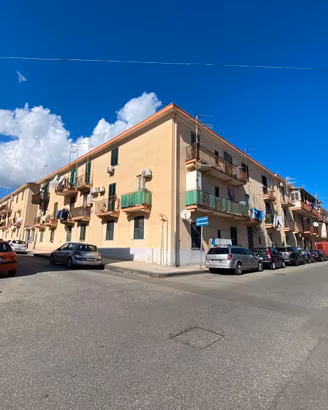 Ampio monolocale oltre accessori in Via Abruzzi