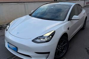 Tesla Model 3 RWD