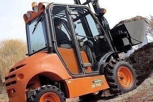 Carrello elevatore Ausa 4x4 in pronta consegna