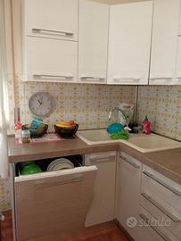 Cucina completa di elettrodomestici