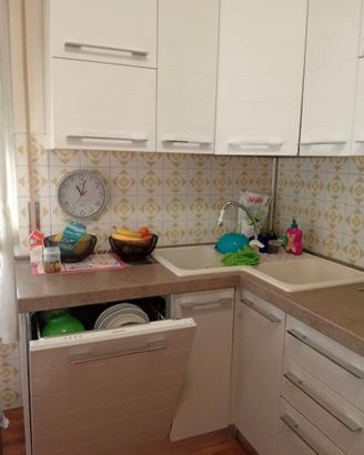 Cucina completa di elettrodomestici