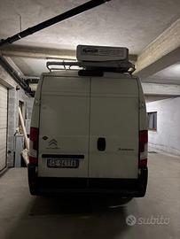 Autocarro Citroen con tenda per mercato
