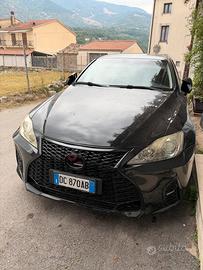 Lexus is 220d