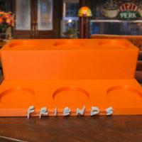 espositore friends per mc donald's