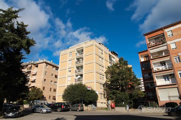 A pochi passi dal centro commerciale Luna e Sole