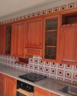 Cucina in legno massello noce chiaro 4 x 1,60 m