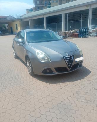 Alfa Romeo Giulietta - APERTI AD AGOSTO