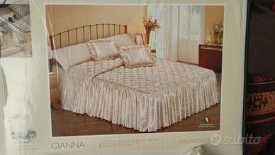 copriletto trapuntato in raso