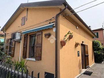 VILLA SINGOLA A BOLOGNA