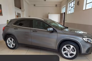 MERCEDES-BENZ GLA 200 d Automatic Sport