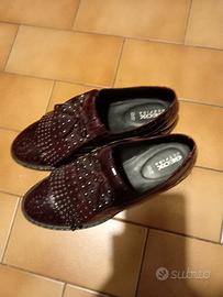 scarpe da donna bordeaux Geox a Monza