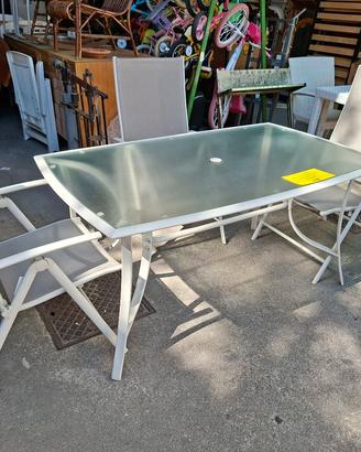 Tavolo da giardino con 3 sedie 