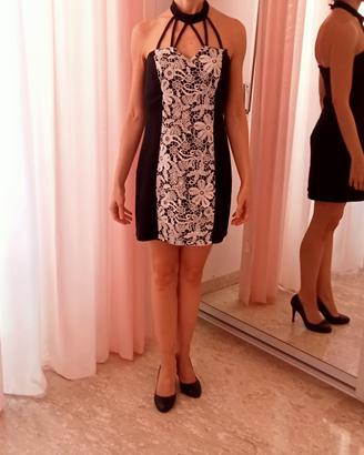 vestito nero con ricamo bianco