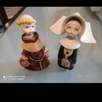 Statuine plastica dura vintage frate e suora 
