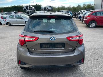 TOYOTA YARIS HYBRID ricambi usati 