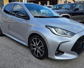 TOYOTA Yaris 1.5 HYBRID LOUNGE TETTO PANO AUDIO