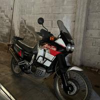 Africa twin 750 rd04