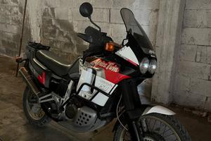 Africa twin 750 rd04