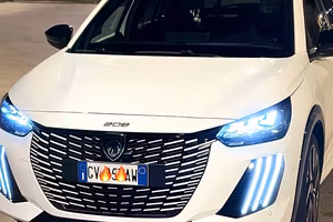 Peugeot 208 GT 1.2 puretech 100cv