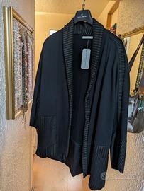 Giacca nera con tasche a righe firmata Donnaeffe