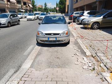 Ford Fiesta 1.4 16V 5p. Ghia