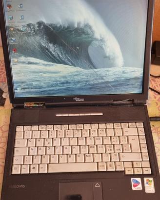 0922-PC Portatile Fujitsu Siemens  Amilo PRO V2020