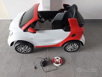 Macchina radiocomandata e a pedali