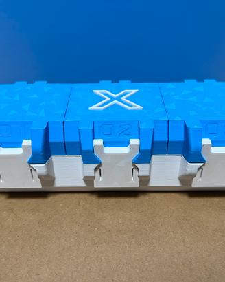 Deck Box Beyblade X Bianco e Celeste