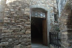 Gazzelli, rustico ex frantoio da ristrutturare