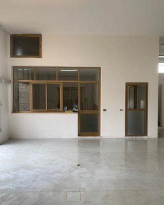 Locale commerciale 300mq + Piazzale