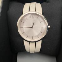 Orologio con conturino in pelle