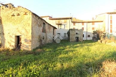 CASA SEMINDIPENDENTE A NEVIANO DEGLI ARDUINI