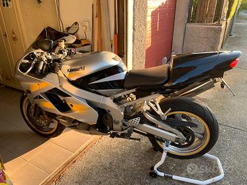 Moto Kawasaki Ninja 900 ZX-9R